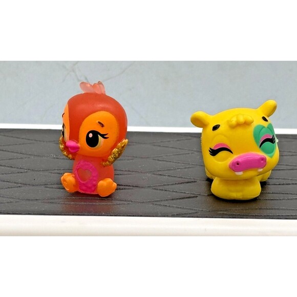 Hatchimals CollEGGtibles Lot Of 24 Assorted Figures in Blue Egg Cartons No Dups - Picture 9 of 16